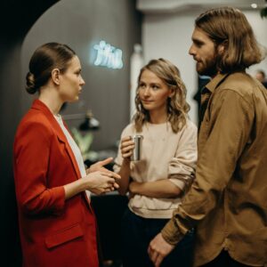Discuter avec assurance